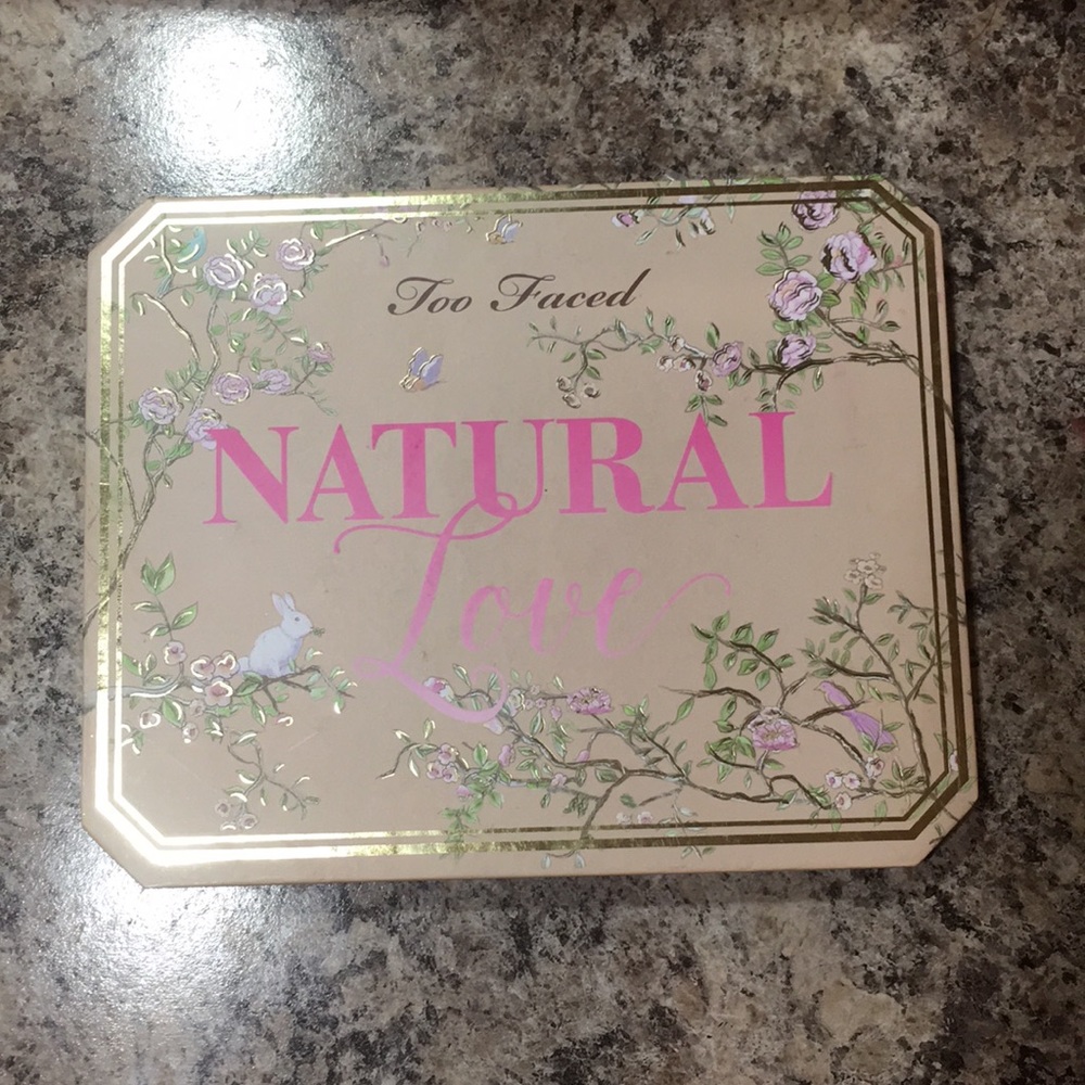Too faced pallet